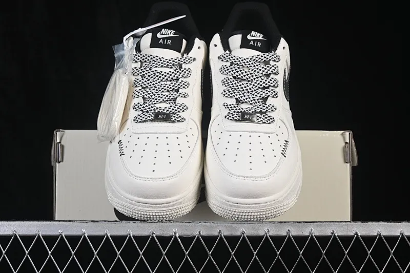 All categories Nk Air Force 1 Air Force series Nk Air Force 1 Low Air Force low-top Nike Air Force 1'07 Low black and white contrast Air Force 1 low-top casual sneakers MM3399-817